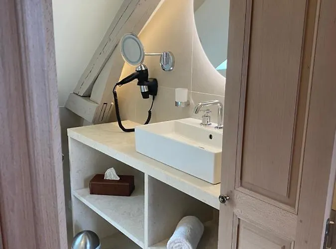 Couette-café La Petite Lucie 3*